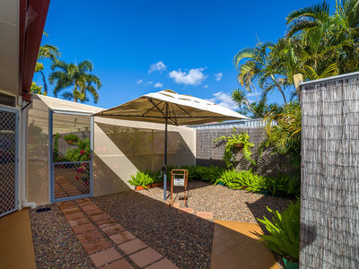 8 Faye Avenue, Scarness