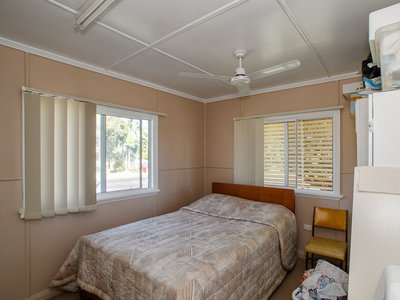 12 HANSEN STREET, Urangan