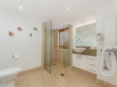 Level FL6 / 2 19th avenue, Palm Beach