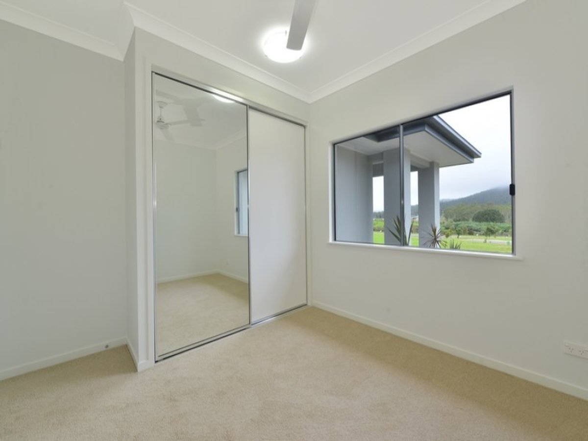 12 Robertson Close, Atherton