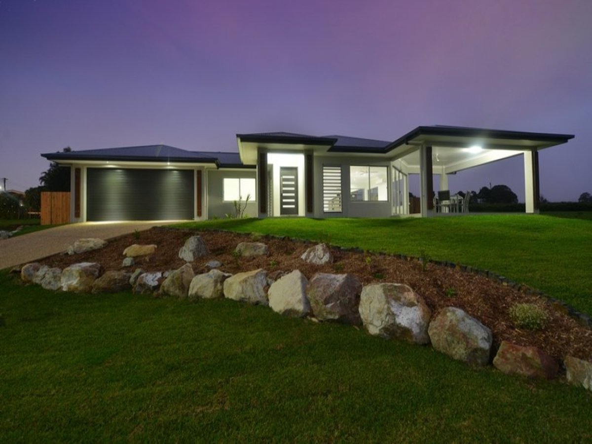 12 Robertson Close, Atherton