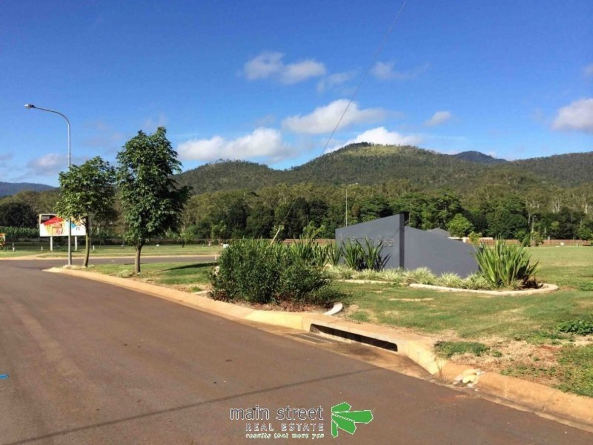 80 Weaver Street, Atherton