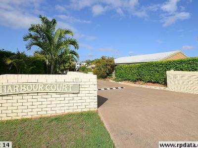2 / 85 Miller Street, Urangan