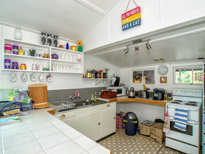63 kent Street, Urangan
