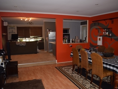 10 Lewisham Close, Hampton Park