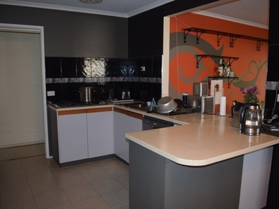 10 Lewisham Close, Hampton Park