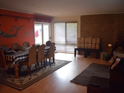 10 Lewisham Close, Hampton Park
