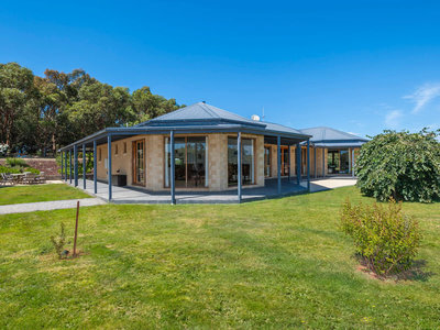 109 Russells Road, Woodend