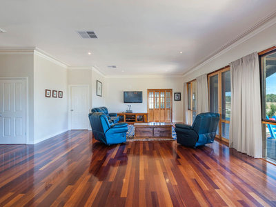 109 Russells Road, Woodend
