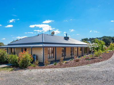 109 Russells Road, Woodend