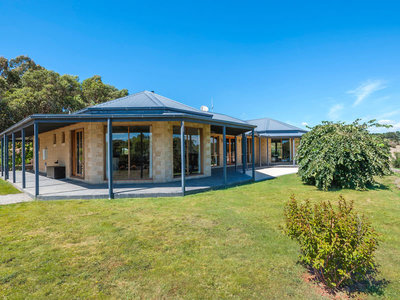 109 Russells Road, Woodend