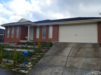 15 Tipperary Circuit, Pakenham
