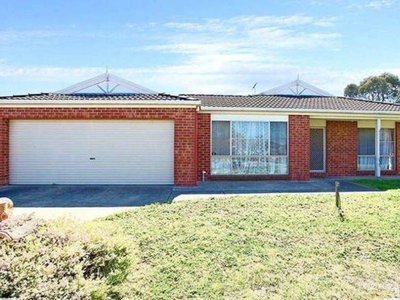 13 Summit Court, Hampton Park