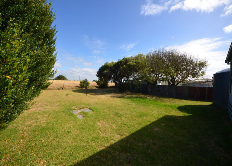 17 Beach Road, Portland