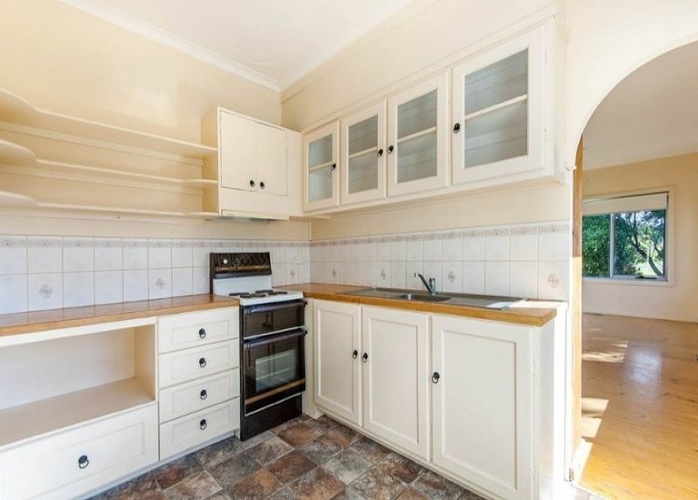 82 Derril Road, Portland