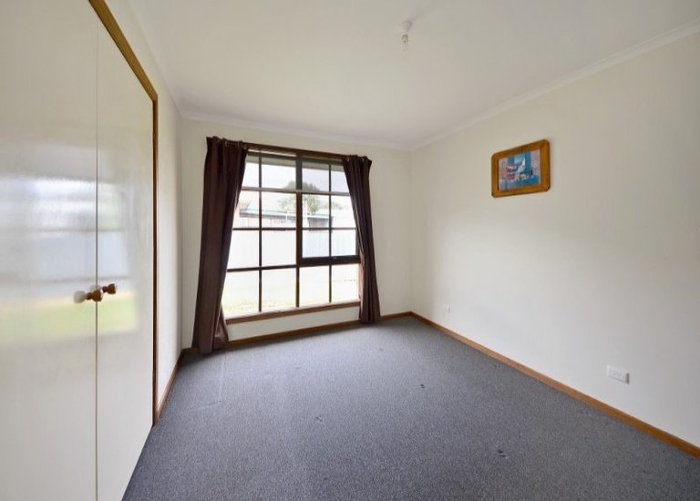 14 Lowan Court, Portland