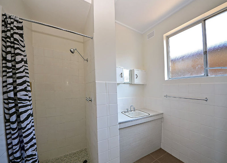 3 / 4 Casino Court, Portland