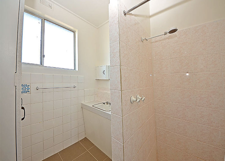 3 / 4 Casino Court, Portland