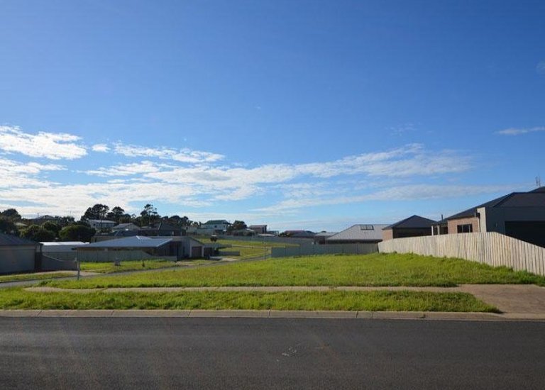1 Neptune Avenue South, Portland