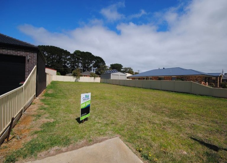14 Sanford Court, Portland