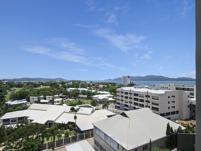 6 Panorama Court, North Ward
