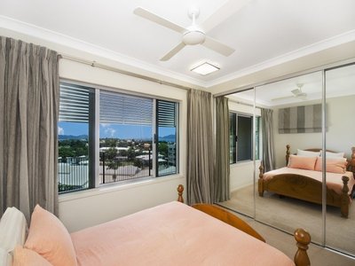 6 Panorama Court, North Ward