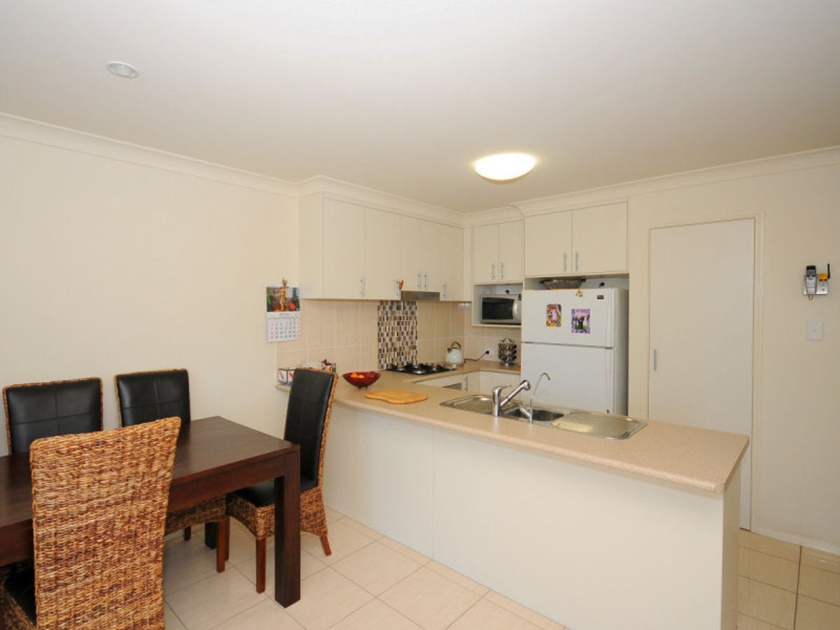 48 EARL SAINT VINCENT CCT, Eli Waters
