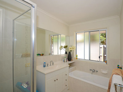 1 Kirriemuir Court, Kawungan
