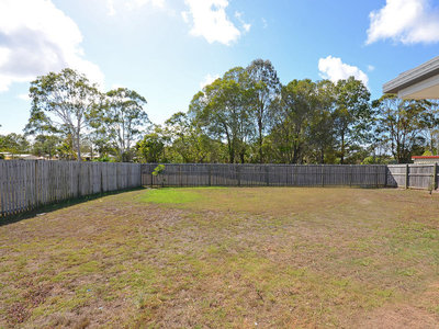 1 Kirriemuir Court, Kawungan