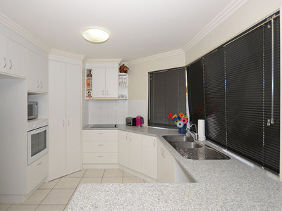 1 Kirriemuir Court, Kawungan