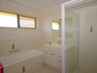 21 MOONSTONE DRIVE, Urangan