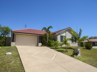 35 MOONSTONE DRIVE, Urangan