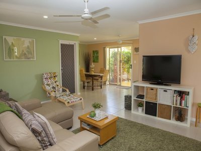35 MOONSTONE DRIVE, Urangan
