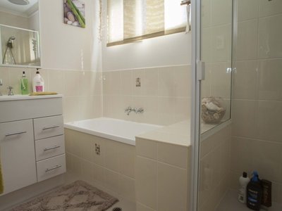 35 MOONSTONE DRIVE, Urangan