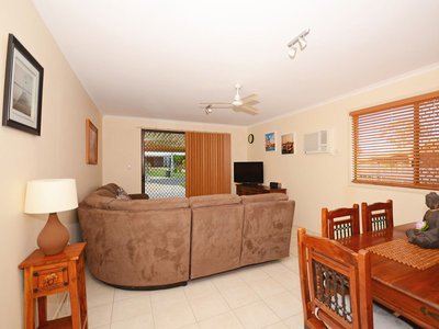 6 CARMEL COURT, Point Vernon
