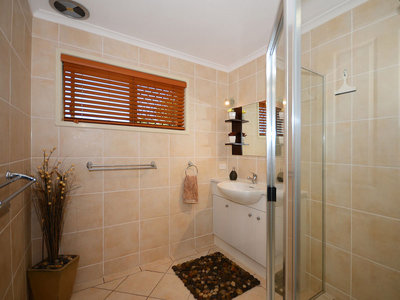 6 CARMEL COURT, Point Vernon
