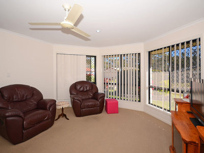 4 CRYSTAL COURT, Urangan