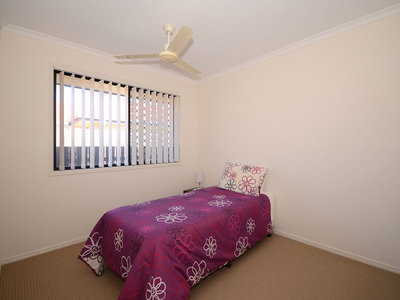 4 CRYSTAL COURT, Urangan
