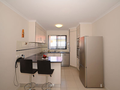 4 CRYSTAL COURT, Urangan