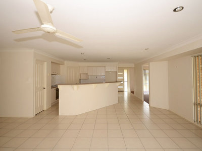 10 LAKERIDGE DRIVE, Dundowran
