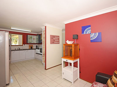 8 SOUTHERDEN STREET, Torquay