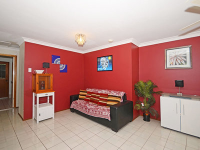 8 SOUTHERDEN STREET, Torquay