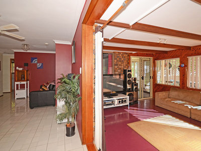8 SOUTHERDEN STREET, Torquay
