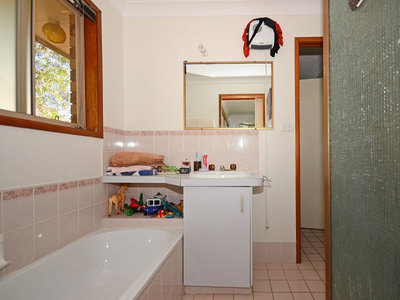 8 SOUTHERDEN STREET, Torquay