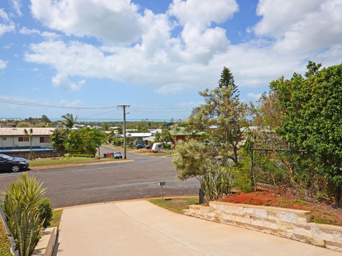 42 CRAWFORD DRIVE, Dundowran