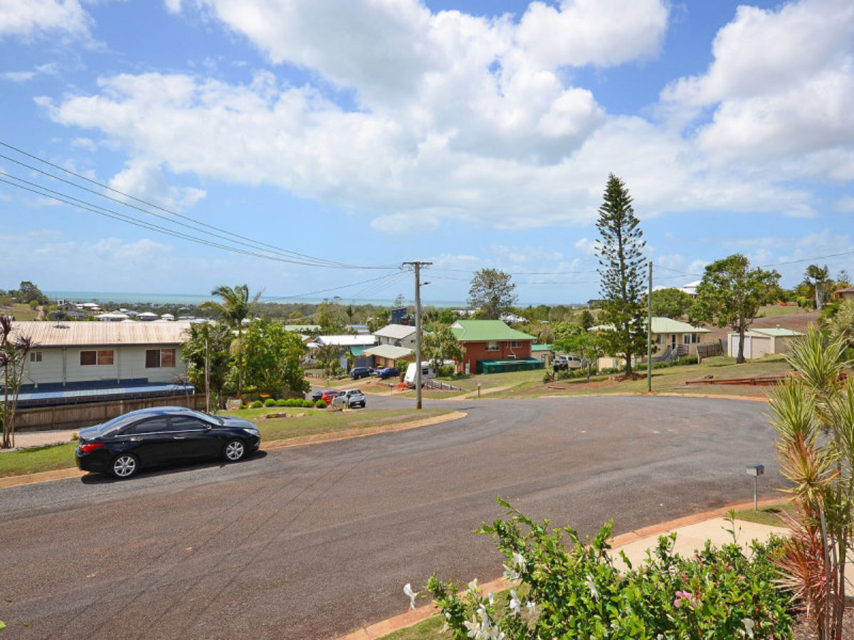 42 CRAWFORD DRIVE, Dundowran