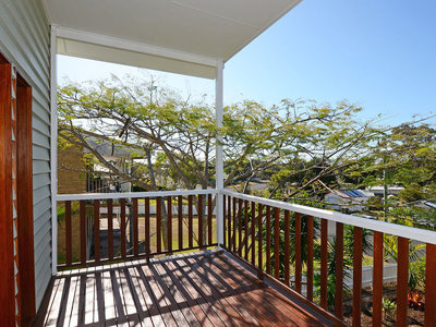 47 KENT STREET, Urangan