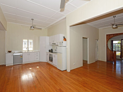 47 KENT STREET, Urangan