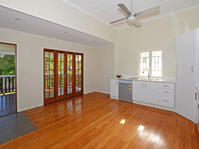 47 KENT STREET, Urangan