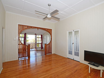 47 KENT STREET, Urangan